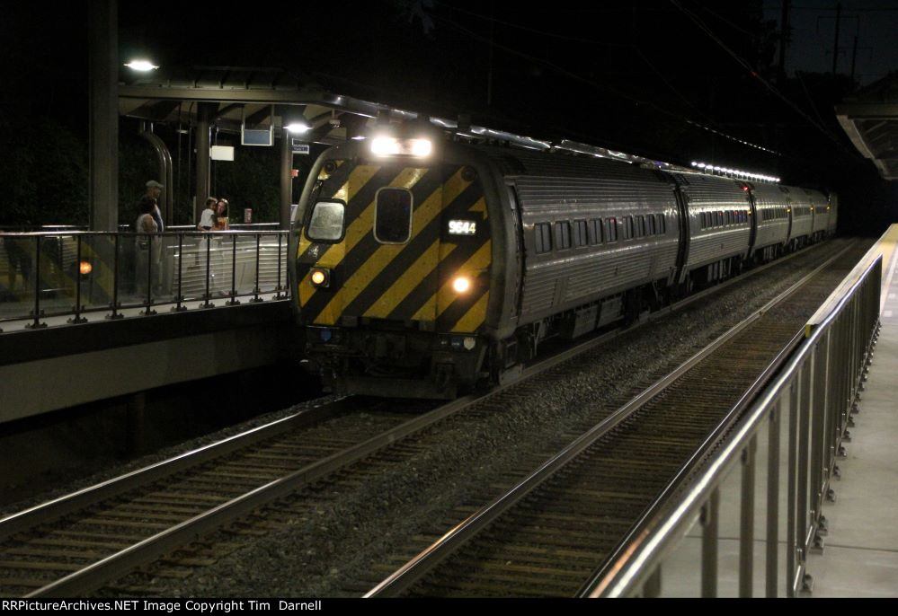 AMTK 9644 arrives on train 620